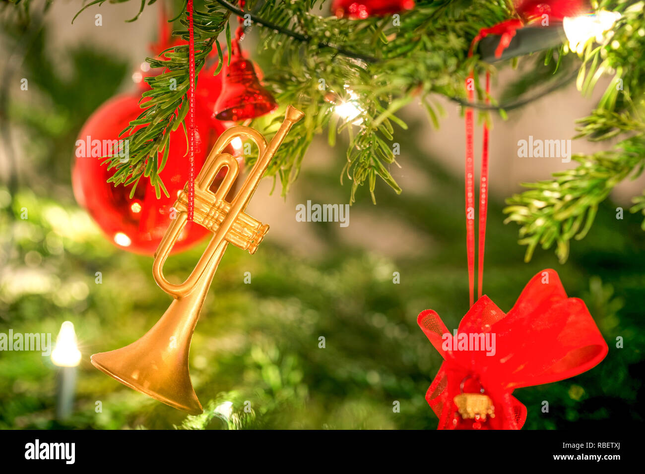 Christmas fireplace traditional hi-res stock photography and images - Alamy