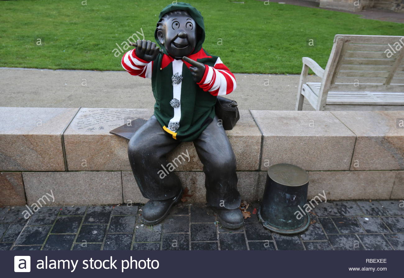 Oor Wullie Statue Dundee Stock Photos & Oor Wullie Statue Dundee Stock