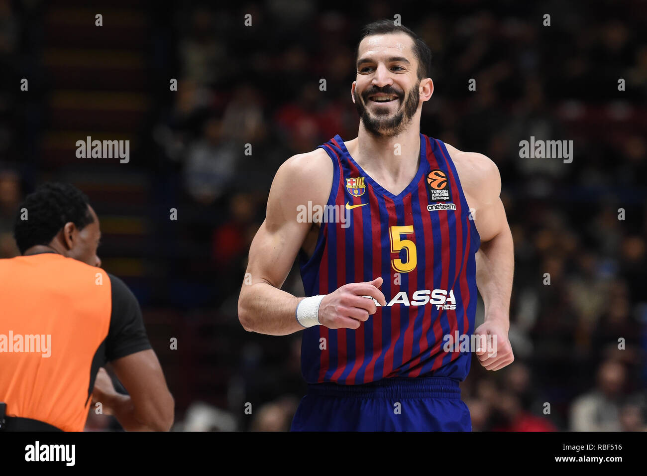 Barca baloncesto hi-res stock photography and images - Alamy