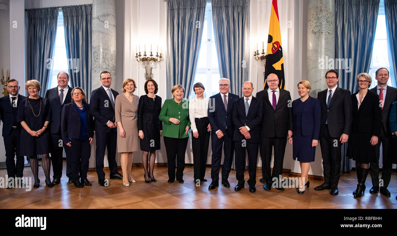 Berlin, Germany. 10th Jan, 2019. The members of the Federal Government (l-r), Michael Roth (SPD), Minister of State for Europe at the Federal Foreign Office, Monika Grütters (CDU), Minister of State for Culture and Media, Helge Braun (CDU), Head of the Federal Chancellery, Svenja Schulze (SPD), Federal Environment Minister, Jens Spahn (CDU), Federal Health Minister, Julia Klöckner (CDU), Federal Minister of Food and Agriculture, Katarina Barley (SPD), Federal Minister of Justice, Federal Chancellor Angela Merkel (CDU). Credit: dpa picture alliance/Alamy Live News Stock Photo