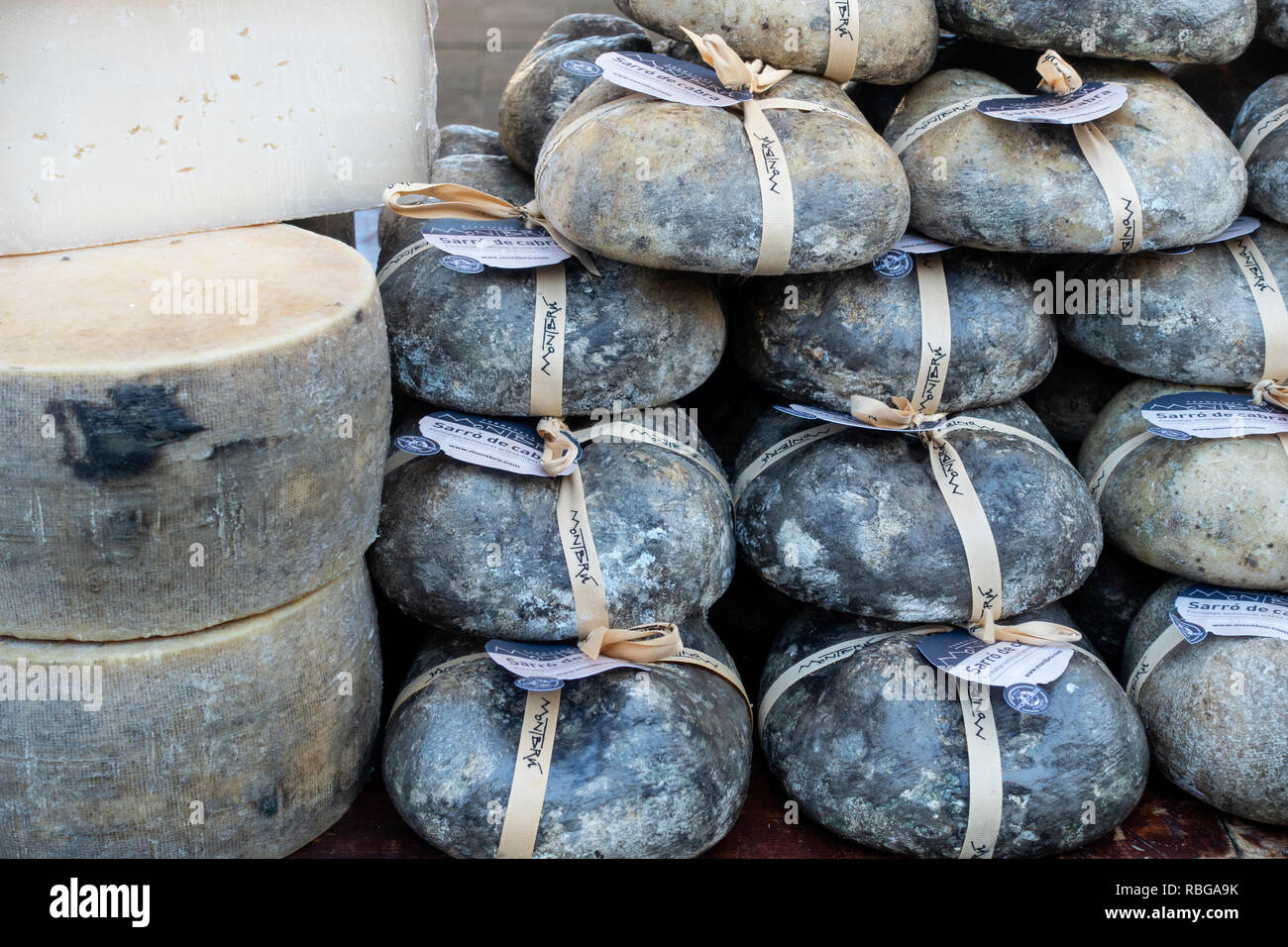 Traditional goat cheese.Tremp.Catalunya.Spain Stock Photo Alamy