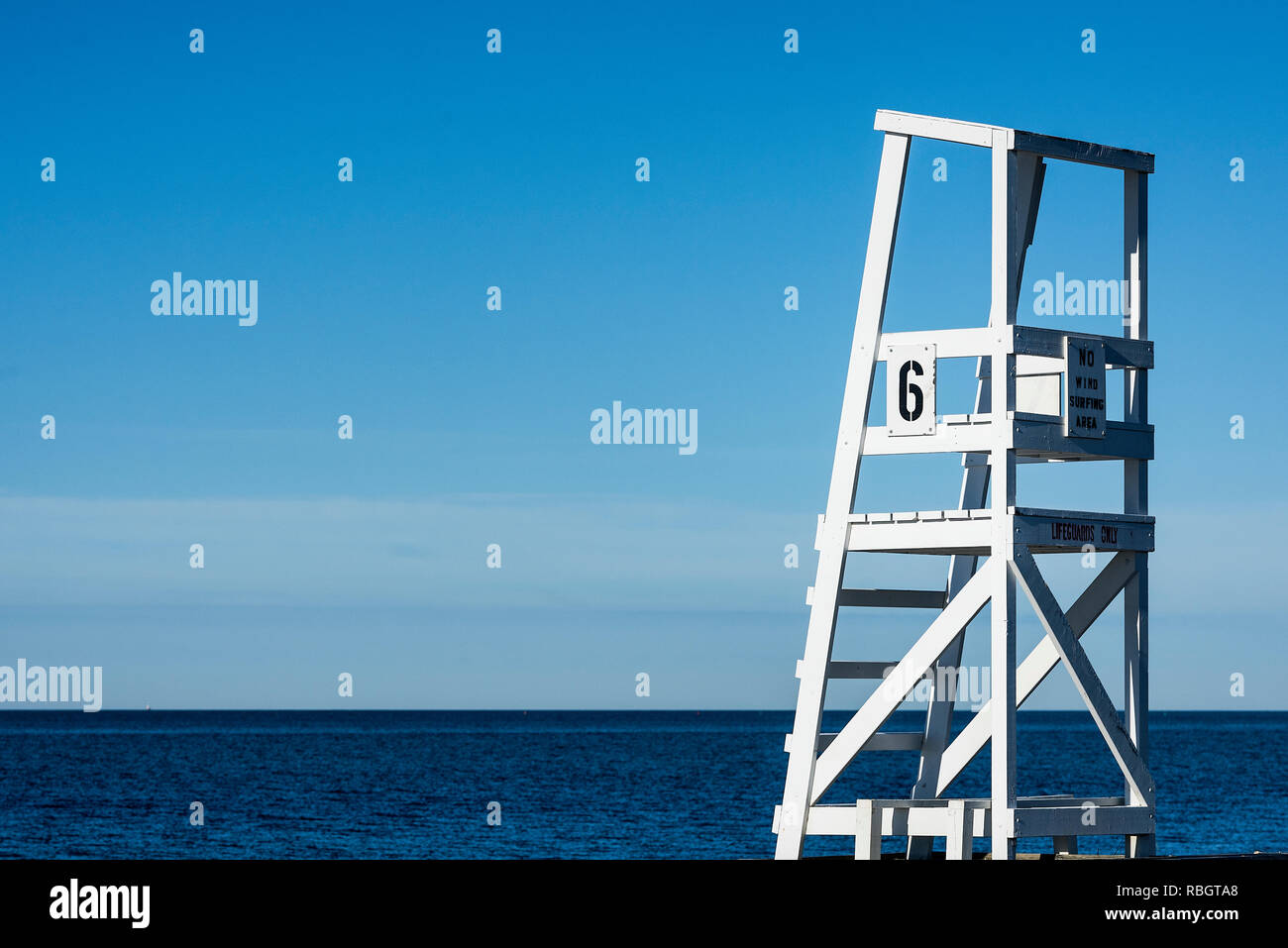 Lifeguard stand overlooking the ocean, West Dennis, Massachusetts, USA. Stock Photo