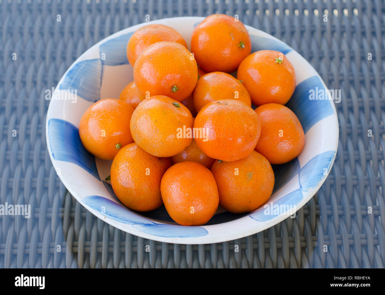 Small oranges hi-res stock photography and images - Alamy