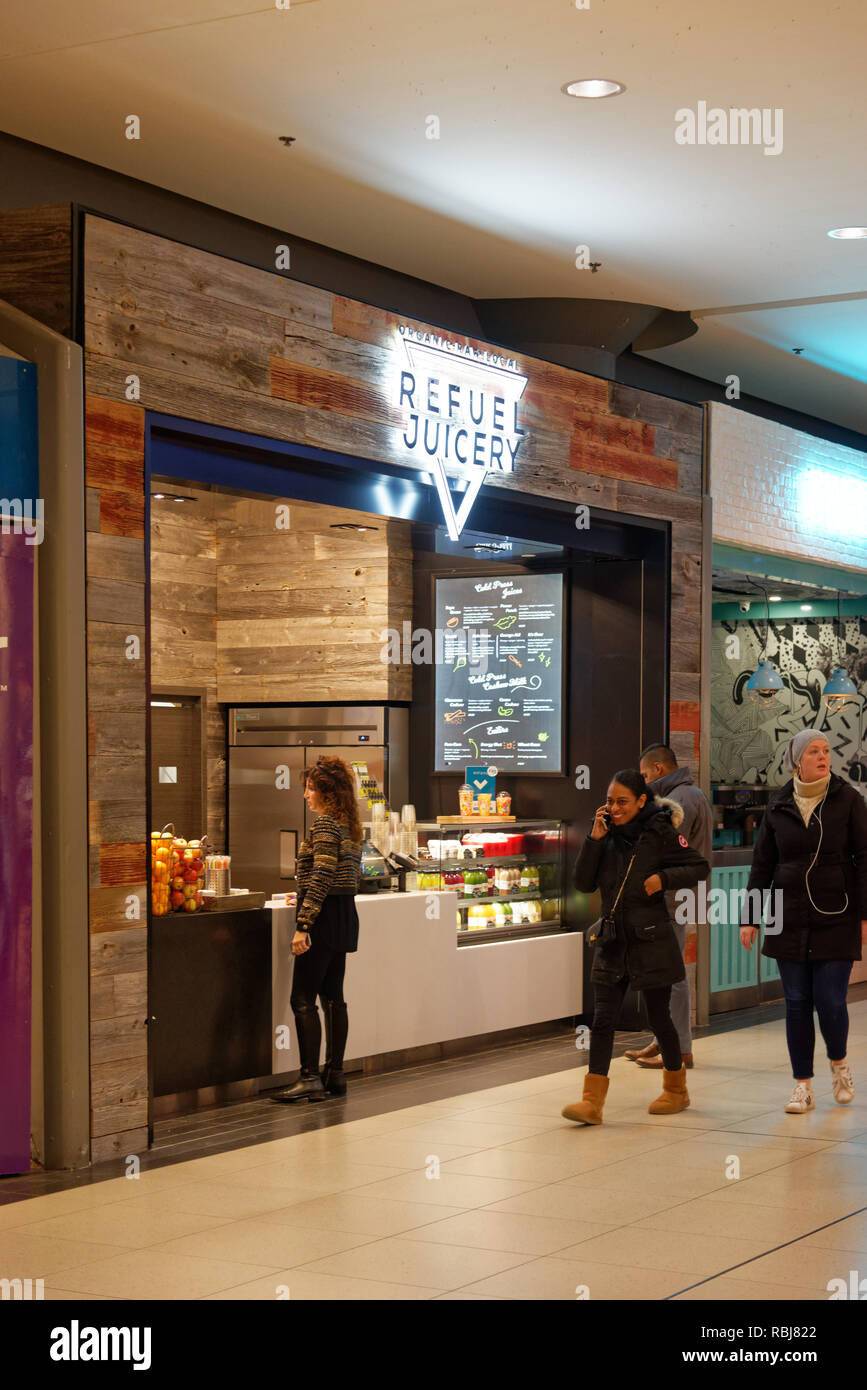 A fresh juice shop in Toronto Eaton Centre Stock Photo Alamy