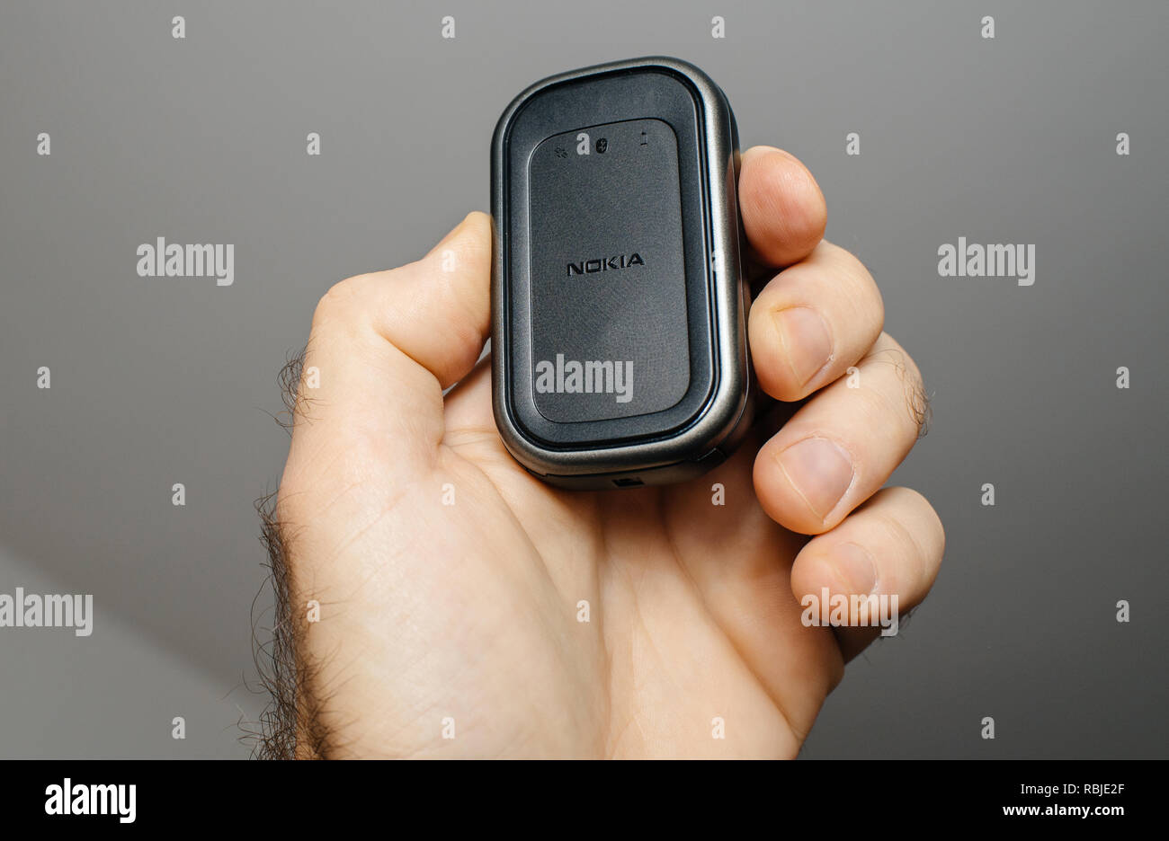 PARIS, FRANCE - DEC 18, 2017: Man holding vintage Nokia GPS bluetooth module  used for pairing with old Nokia smartphones mobile phones Stock Photo -  Alamy