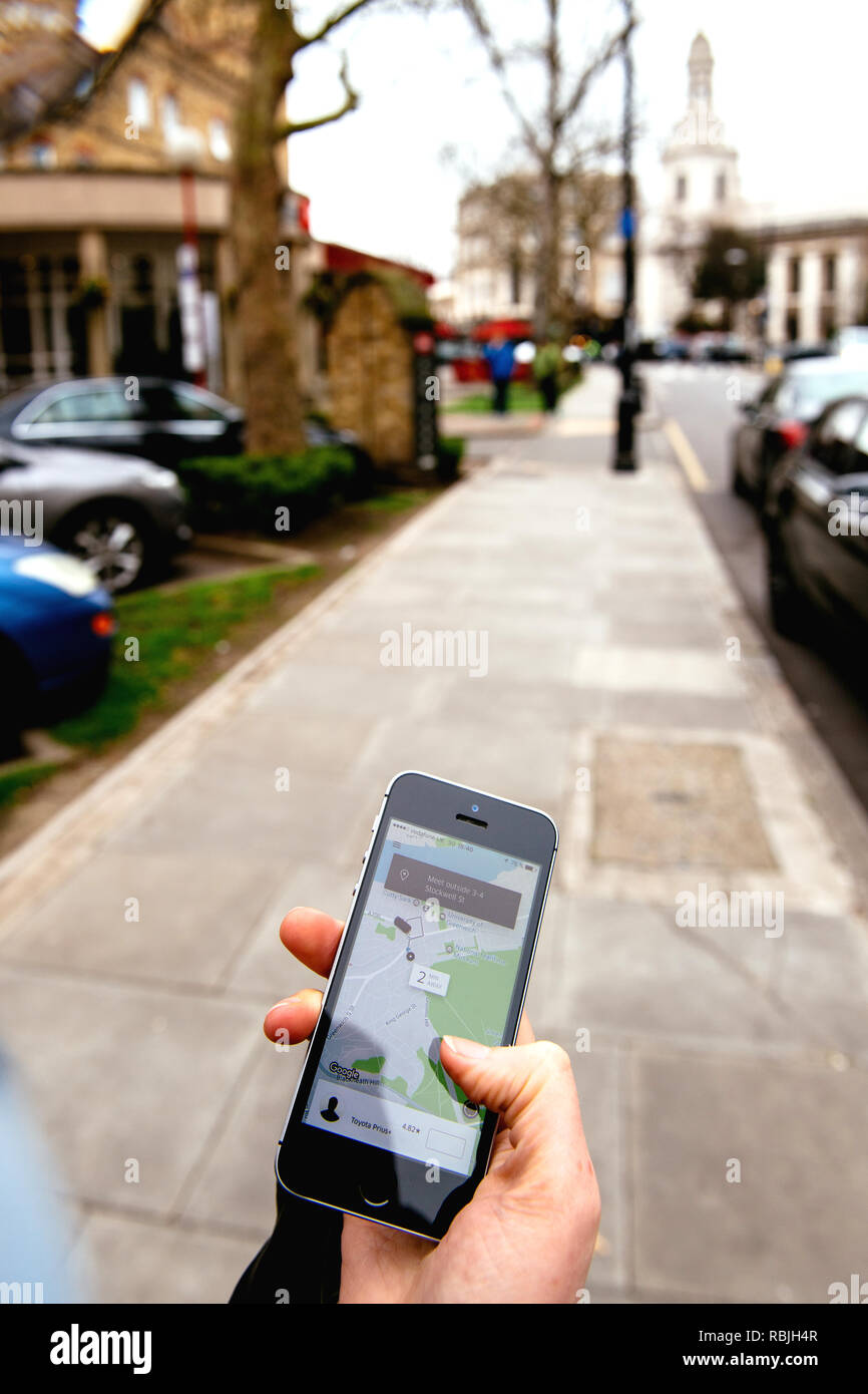 Toyota prius taxi uk hires stock photography and images Alamy