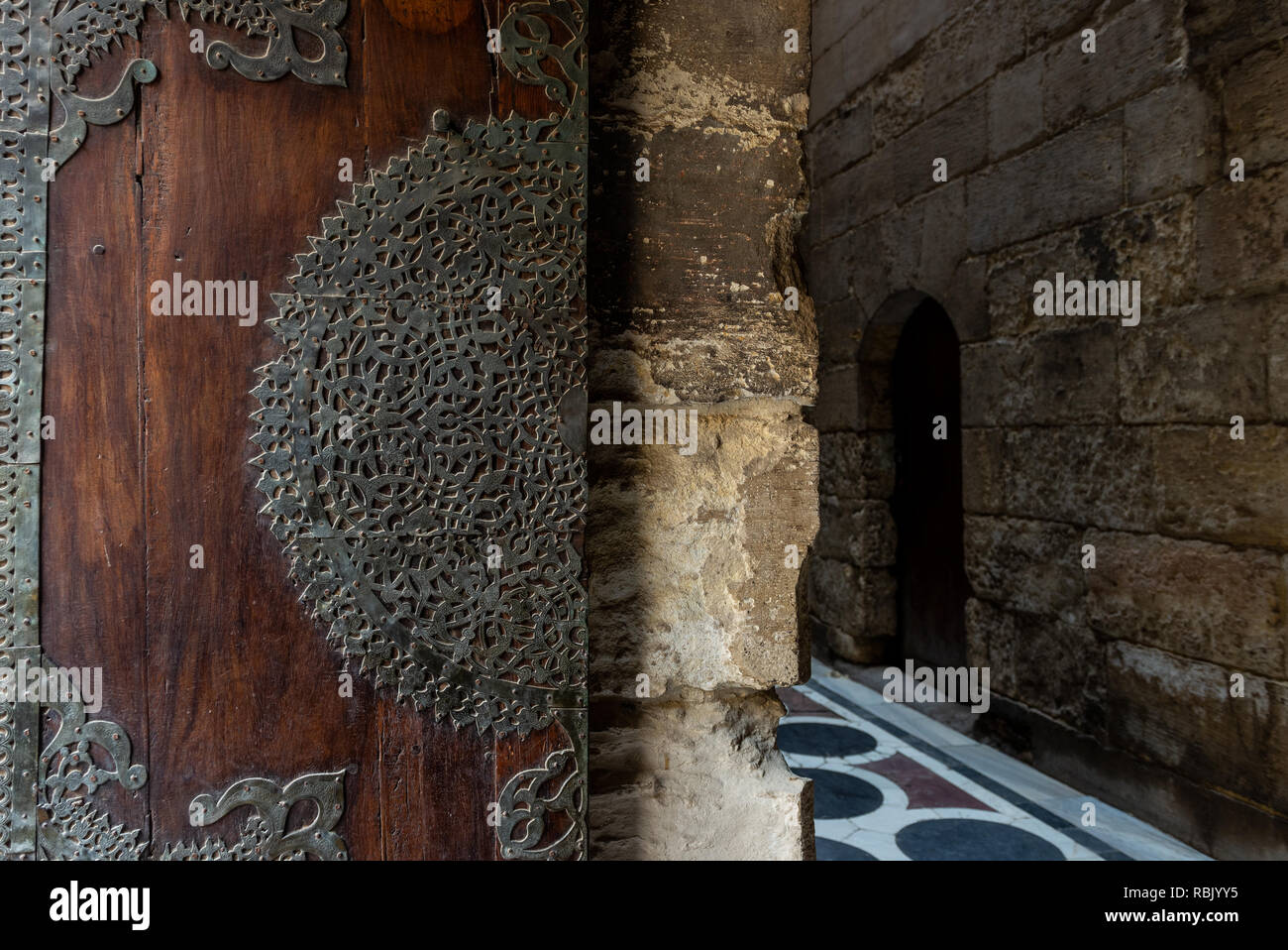 Amazing arabic decorations on the entrace doors of the Qalawun complex