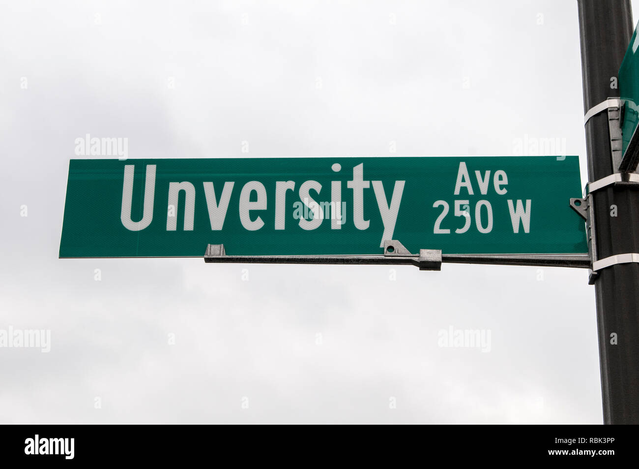 St. Paul, Minnesota. Misspelled street sign. City of St. Paul forgot to put the i in University. Stock Photo