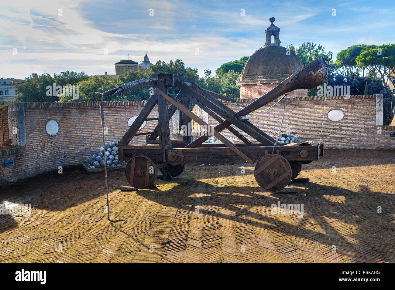 Catapult ball hi-res stock photography and images - Alamy