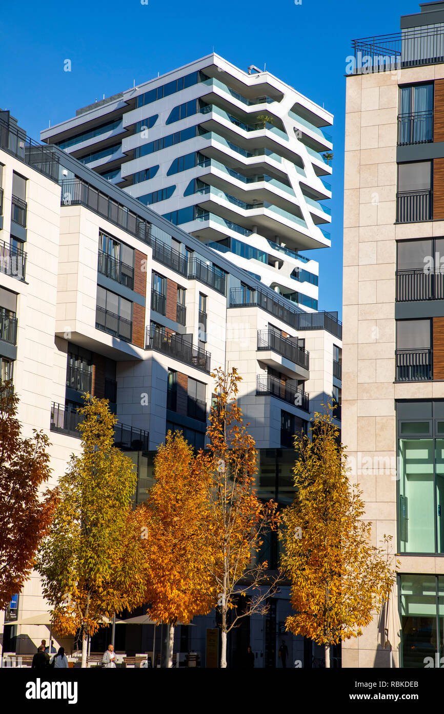 Milaneo Komplex, mit Wohnungen und Einkaufszentrum, Gastronomie, in Stuttgart, im Europaviertel, moderne Fassade, Stock Photo