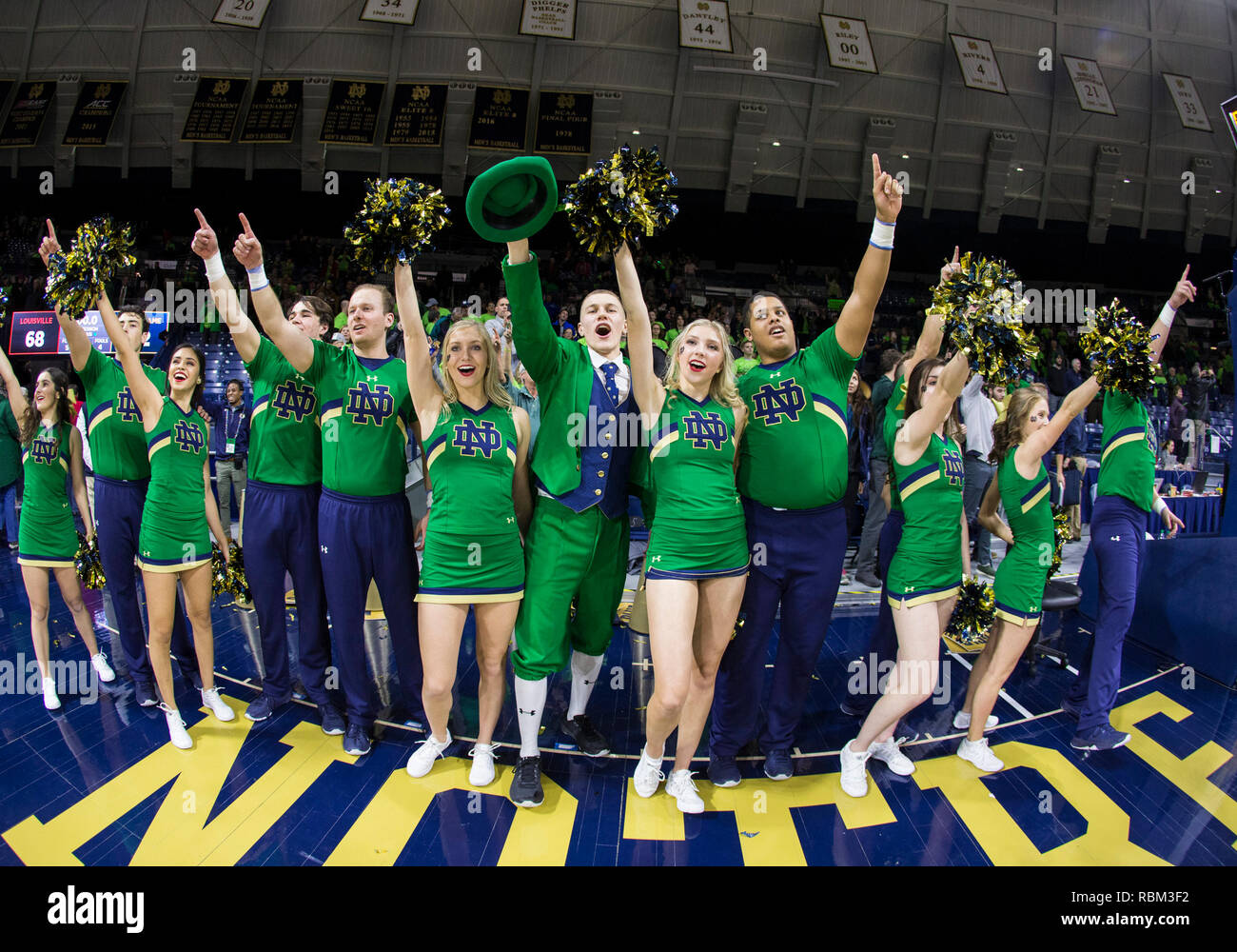 Notre dame cheerleaders during game hi-res stock photography and images ...