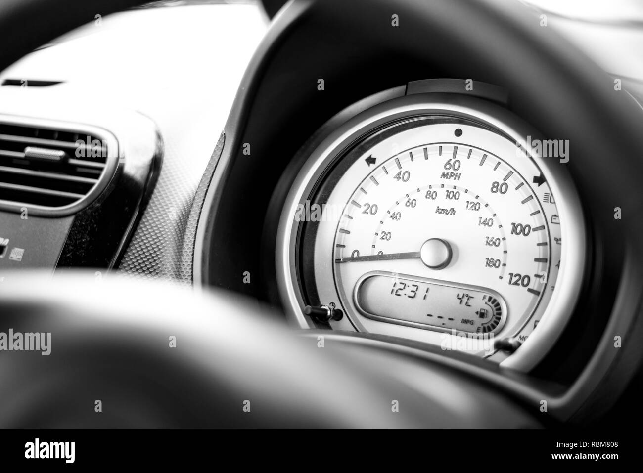 Vehicle dashboard gauge speedometer speed in mph Stock Photo Alamy