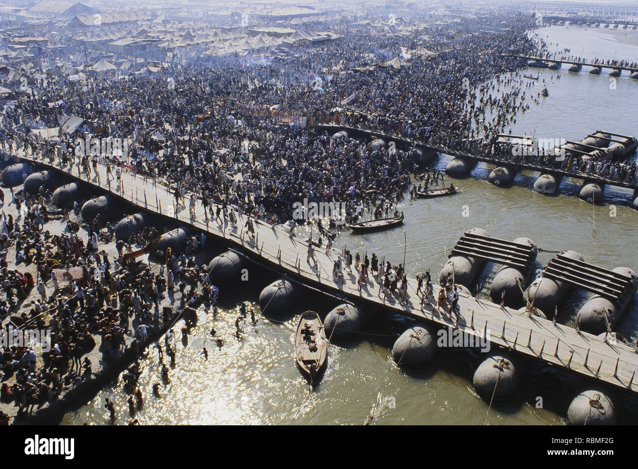 Pontoon Bridge Definition Disadvantages History Facts Britannica