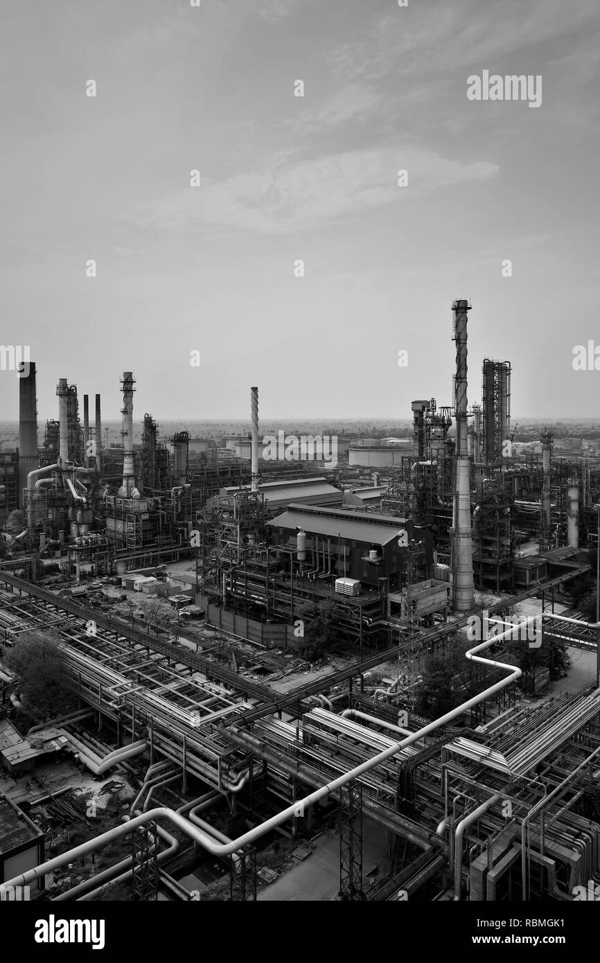 India oil refinery Black and White Stock Photos & Images Alamy