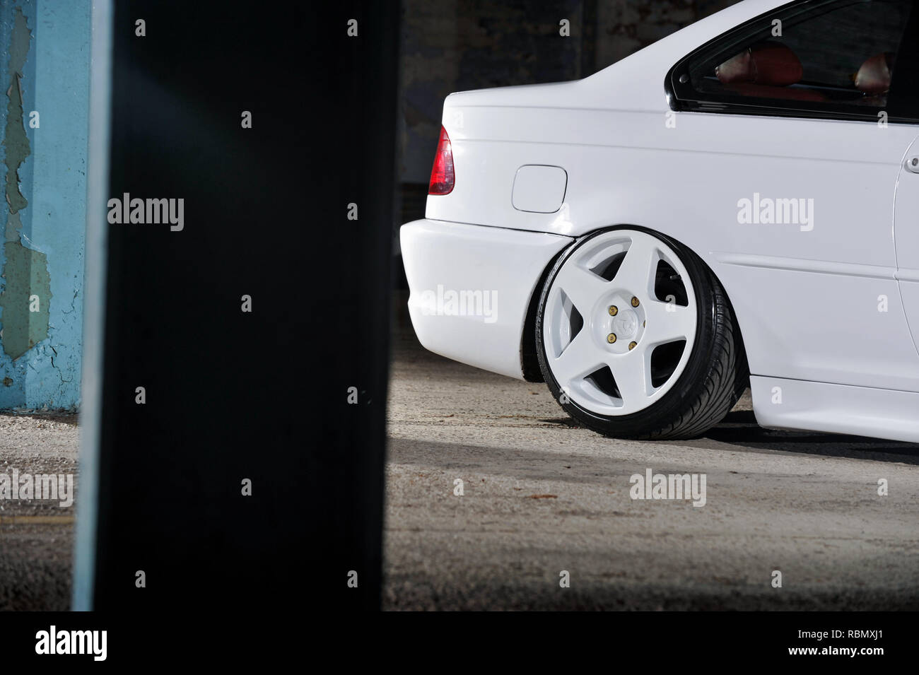 Stanced BMW E46 3 series lowered on air bag suspension and modified