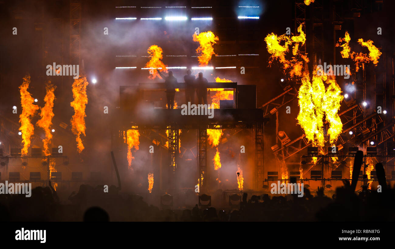 dj superband swedish house mafia performing again for the first time in