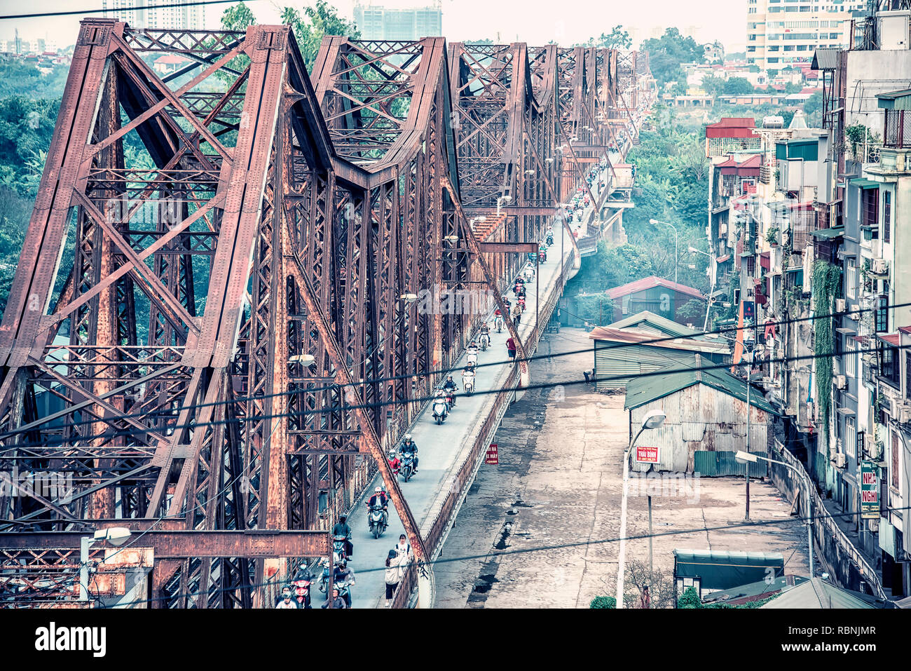 Running The Long Bien Bridge Hanoi Vietnam Justrunlah