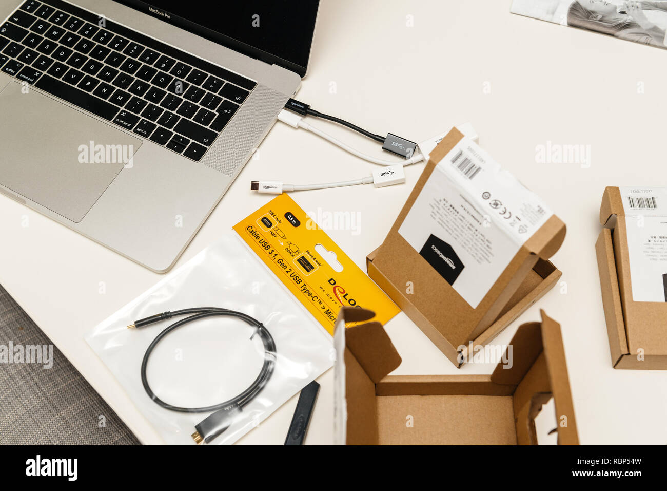 Multiple usb cables hi-res stock photography and images - Alamy