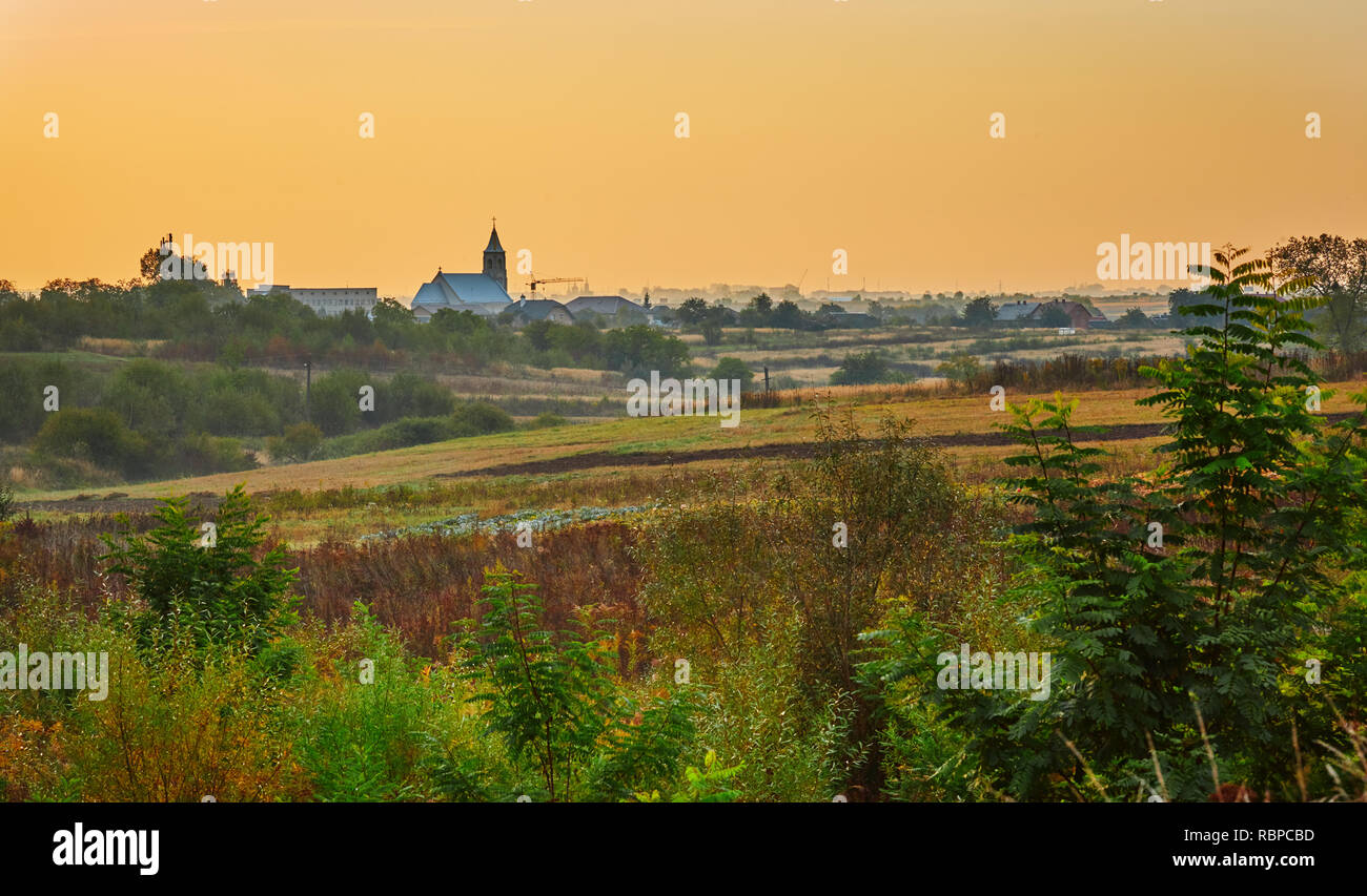 Beautiful scenic countryside hi-res stock photography and images - Alamy