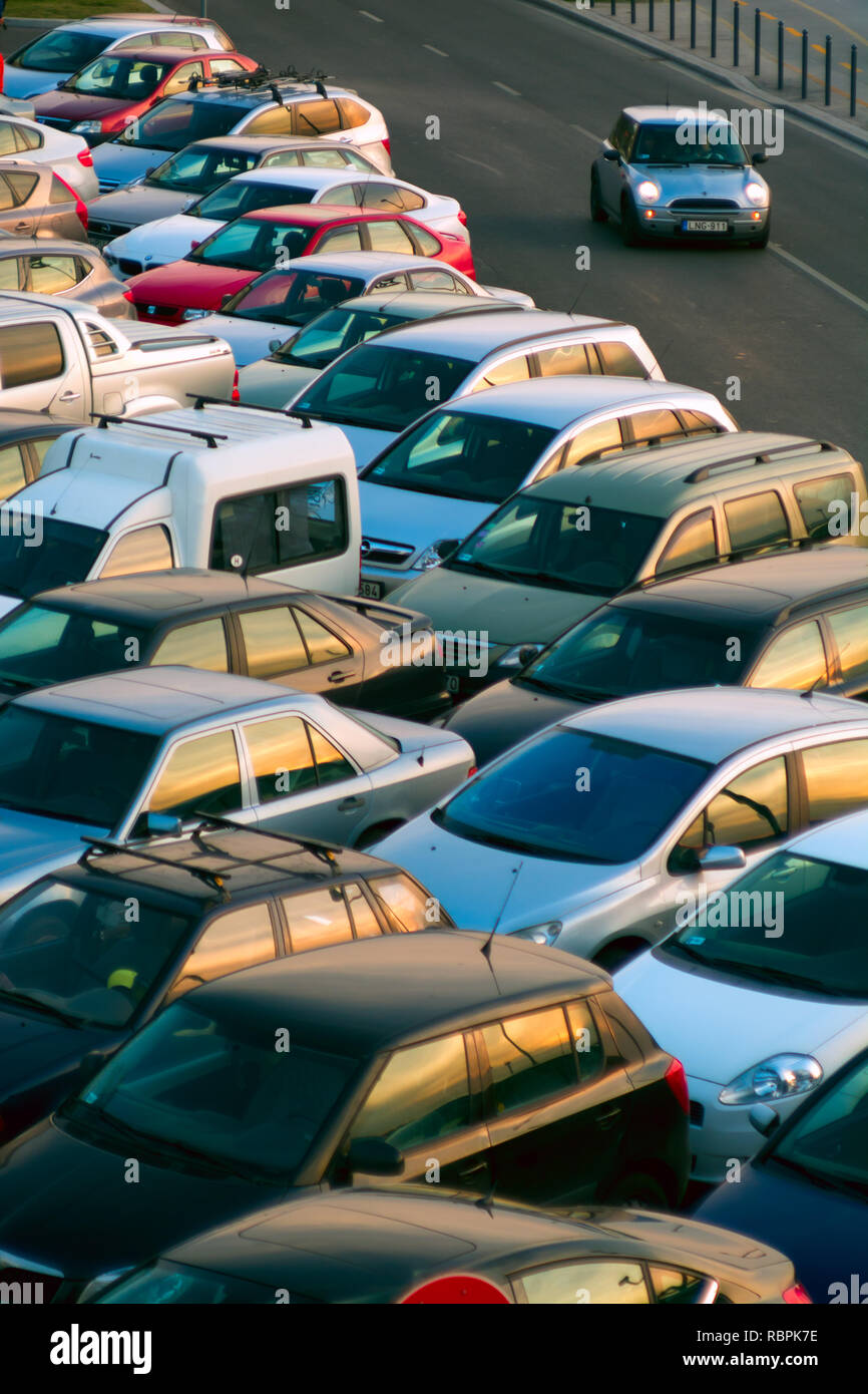 New car parking lot hi-res stock photography and images - Alamy
