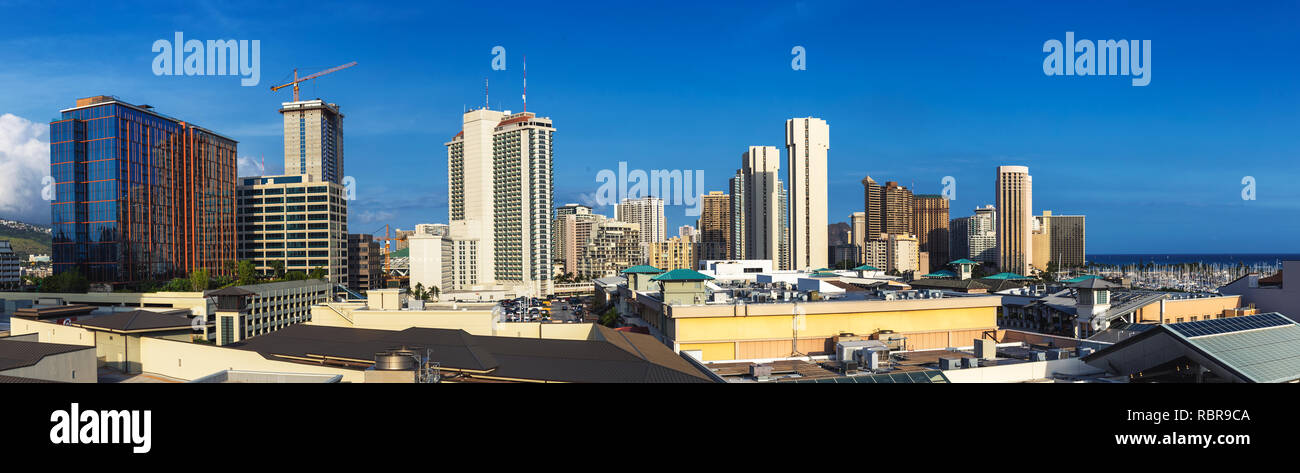 Downtown honolulu skyline hi-res stock photography and images - Alamy
