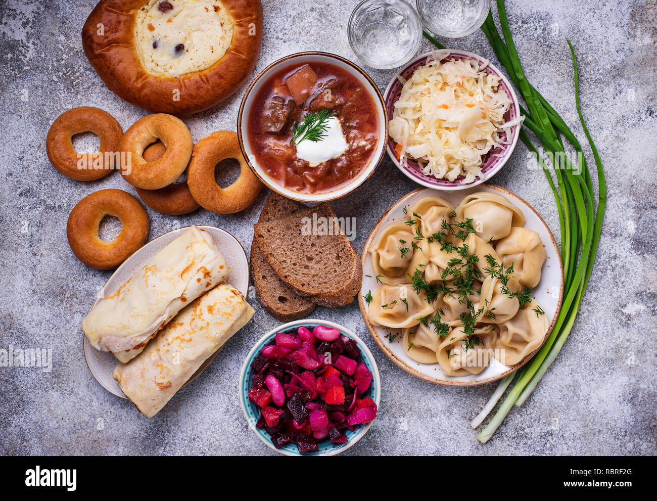 Хороший русский обед. Русская кухня. Рашен фуд вторые. Рашен фуд вторые. Национальные блюда россии.