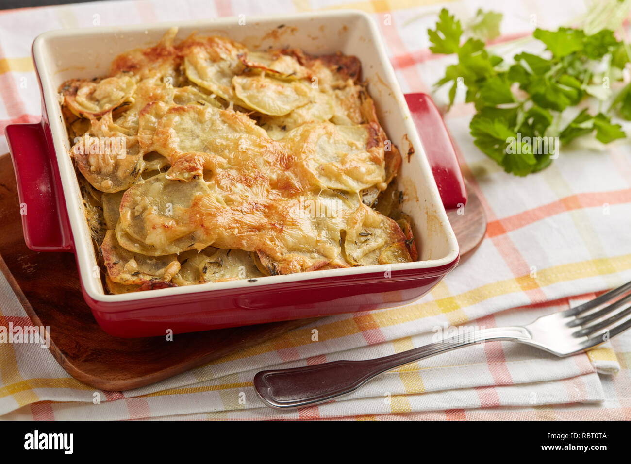 Dauphinoise potatoes hires stock photography and images Alamy