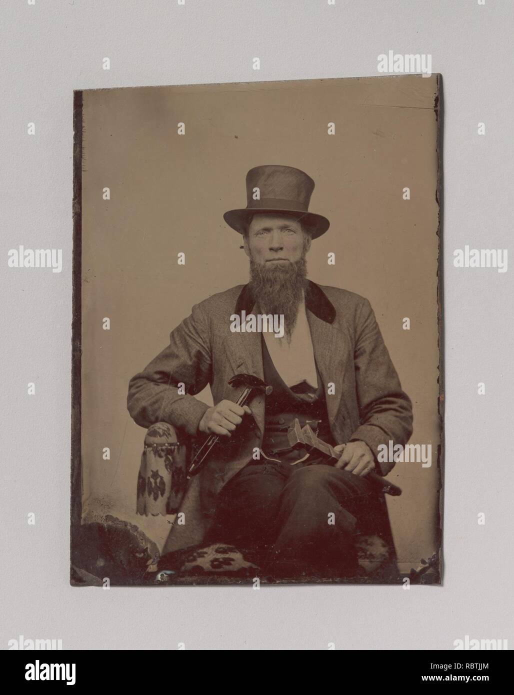 Historical photo man in top hat hi-res stock photography and images - Alamy