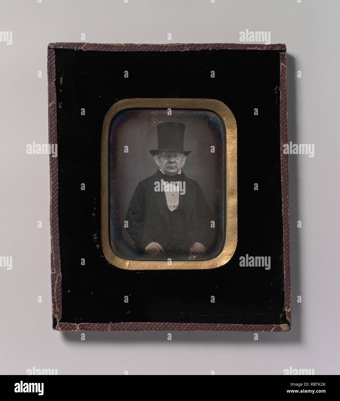 Man wearing top hat hi-res stock photography and images - Alamy