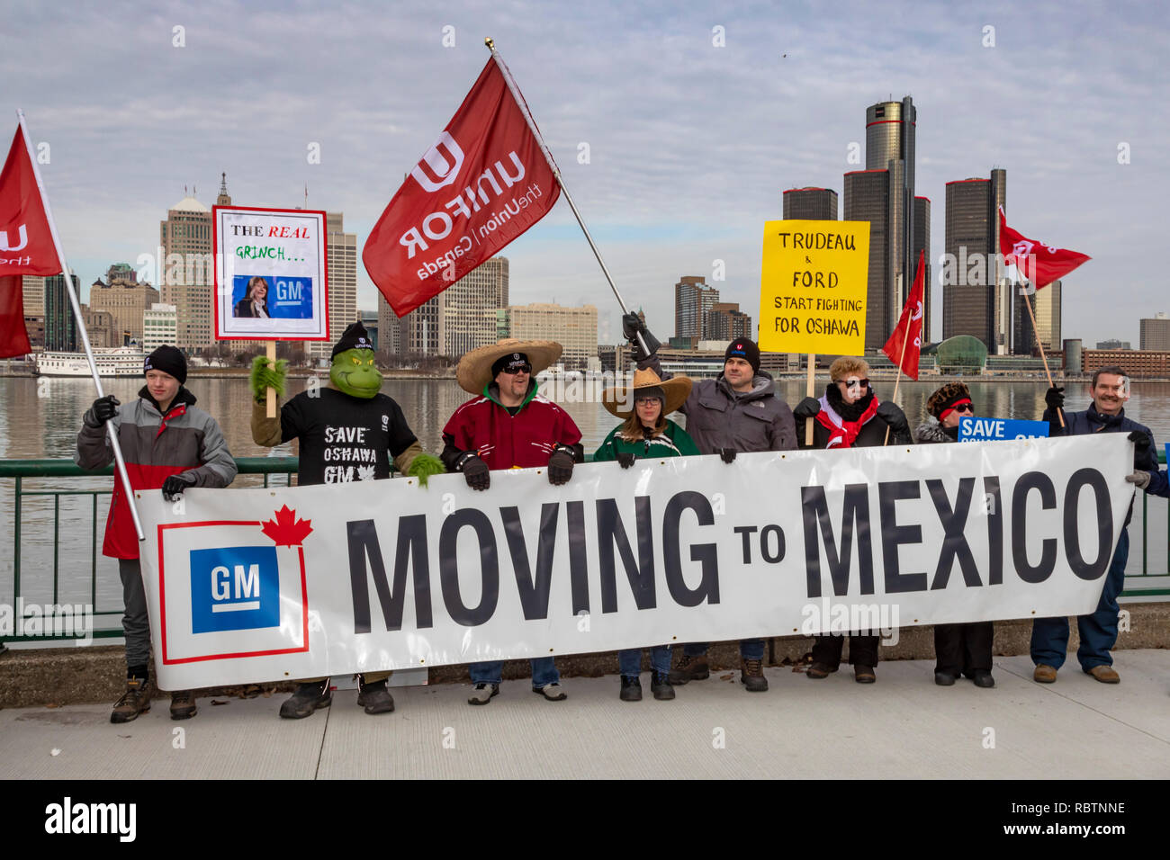 Windsor, Ontario, Canada - 11 January 2019 - Canadian auto workers, members of the Unifor labor union, rallied across the Detroit River from the General Motors headquarters in Detroit to protest GM's plan to close the Oshawa, Ontario assembly plant, throwing thousands out of work. Credit: Jim West/Alamy Live News Stock Photo