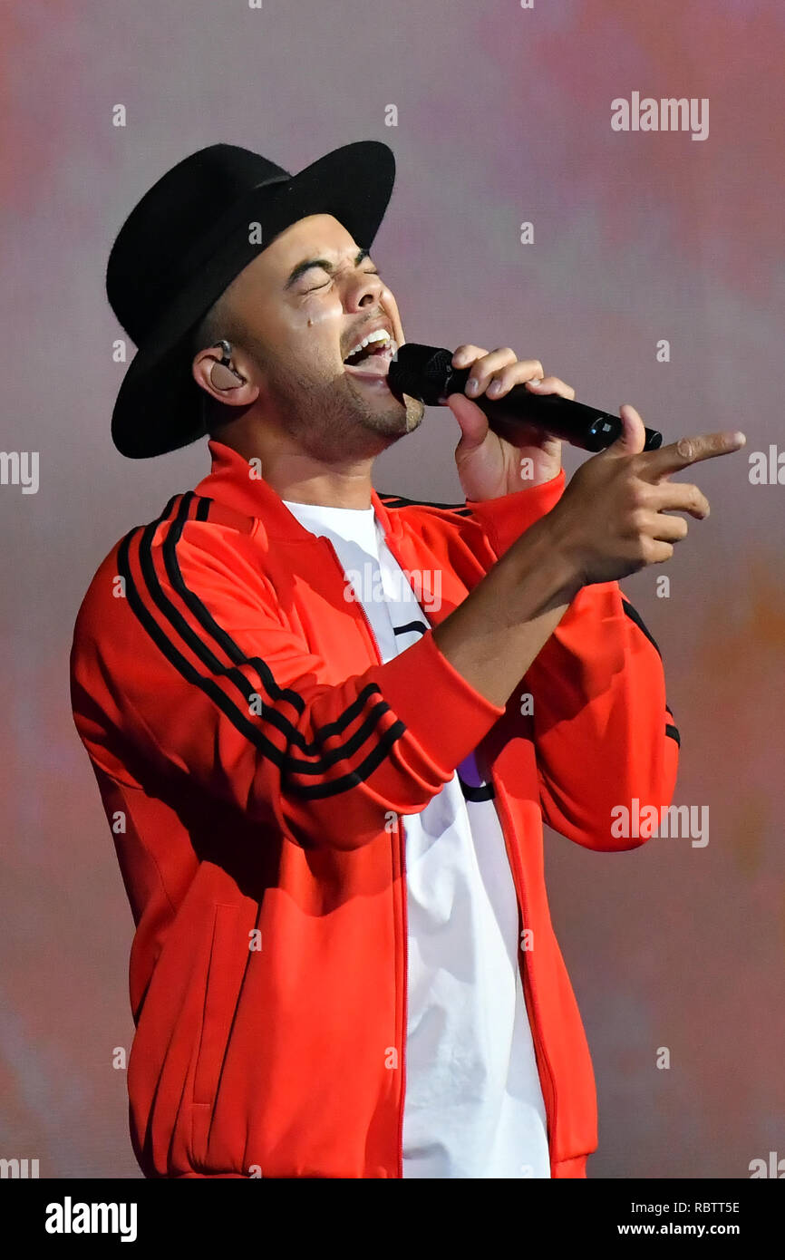 Melbourne, Australia. 12th Jan, 2019. Singer Guy Sebastian performs at Kids Tennis Day prior to the 2019 Australian Open Grand Slam tennis tournament in Melbourne, Australia. Sydney Low/Cal Sport Media/Alamy Live News Stock Photo