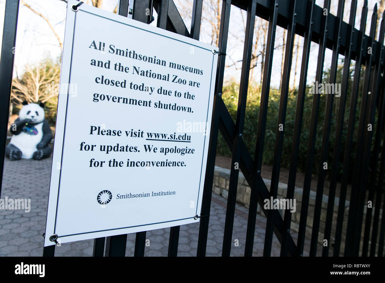 Washington, DC, USA. 11th Jan, 2019. A sign outside of the Smithsonian National Zoological Park informing visitors that the Zoo is closed due to the partial Government shutdown in Washington, DC on January 11, 2019. The shutdown, now entering it's 22nd day, is the longest Government shutdown in U.S. history. Credit: Kristoffer Tripplaar/Alamy Live News Stock Photo
