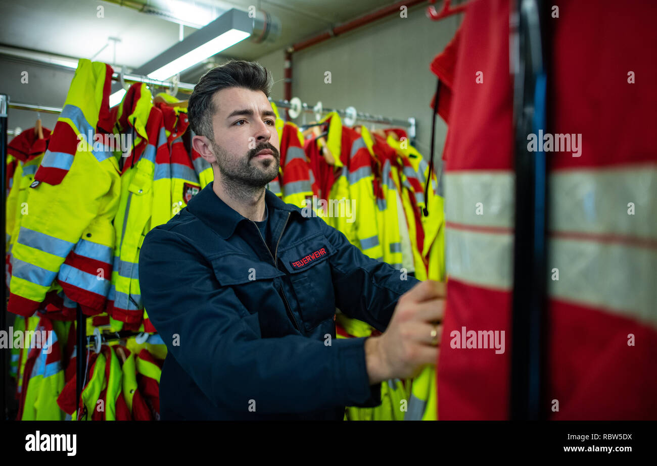 German fireman hi-res stock photography and images - Page 4 - Alamy