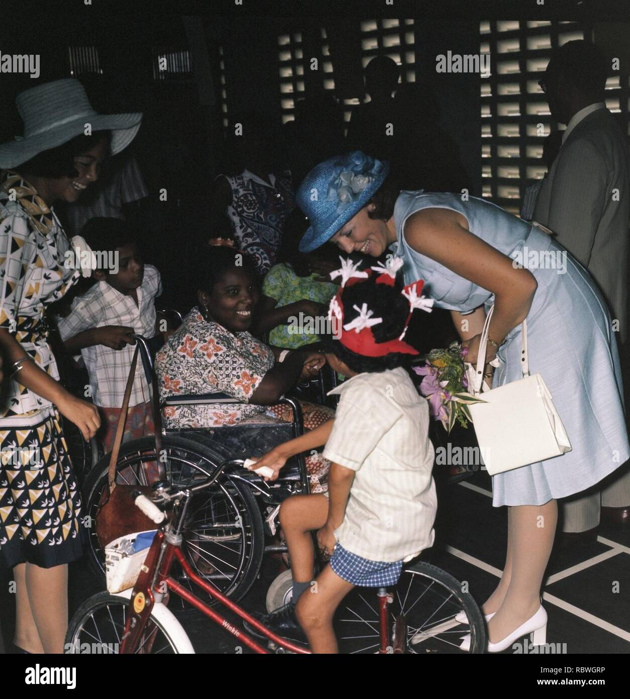 Aankomst Prinses Beatrix en Prins Claus in Paramaribo en verblijf Prinses Beatr, Bestanddeelnr 254-9726. Stock Photo