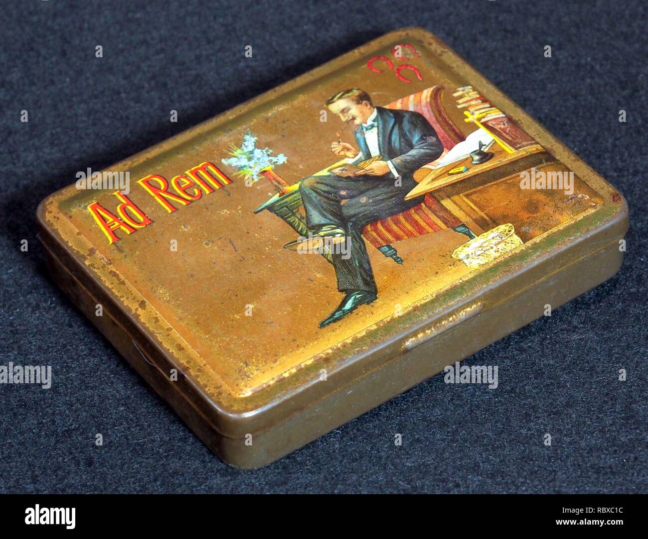 Ad Rem sigarenblikje, foto 2 Stock Photo Alamy