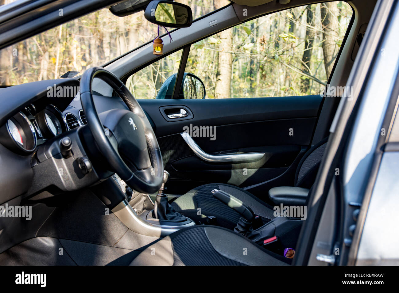 Peugeot 206 interior hi-res stock photography and images - Alamy