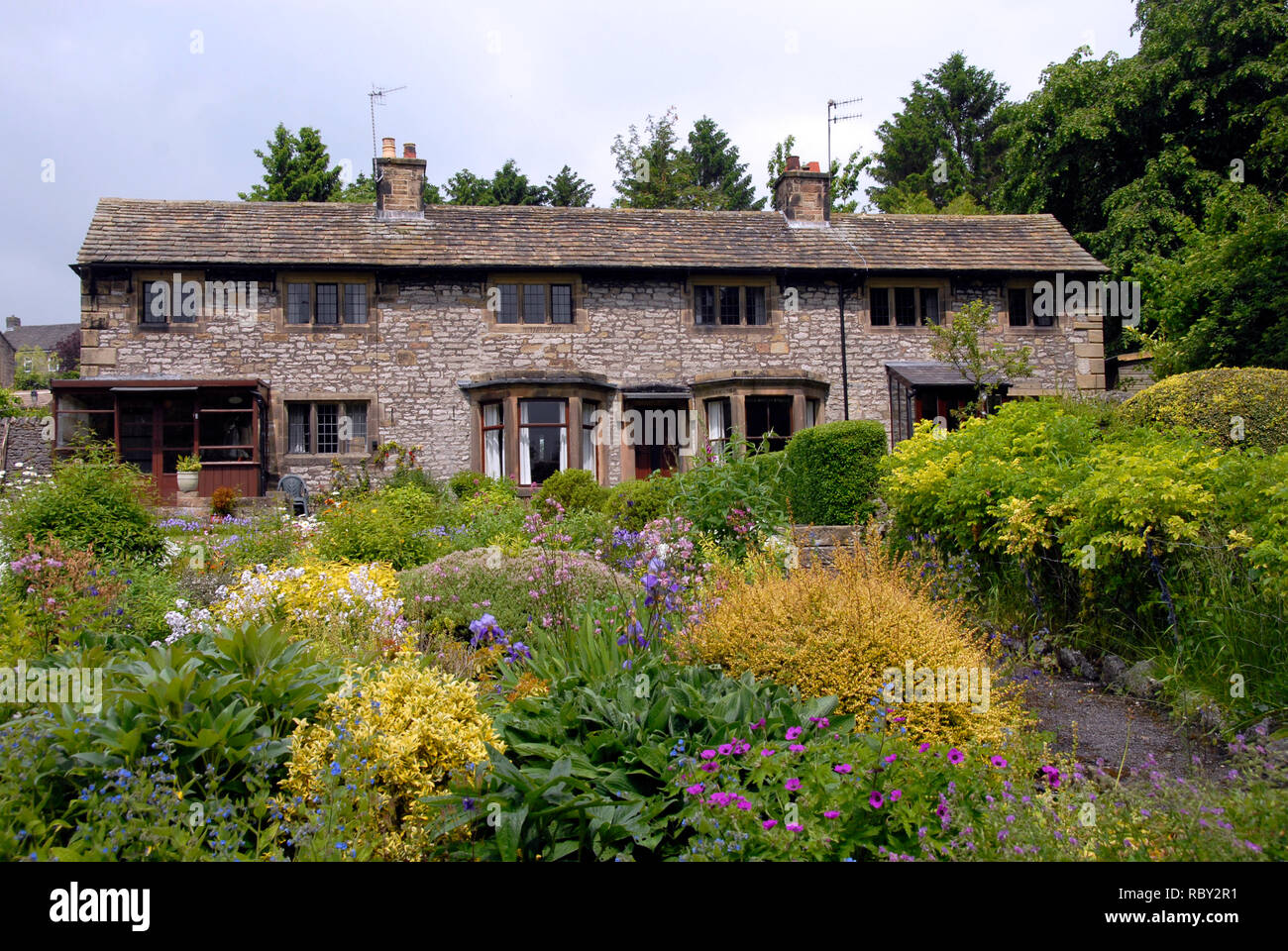 Youlgrave village peak district hires stock photography and images Alamy