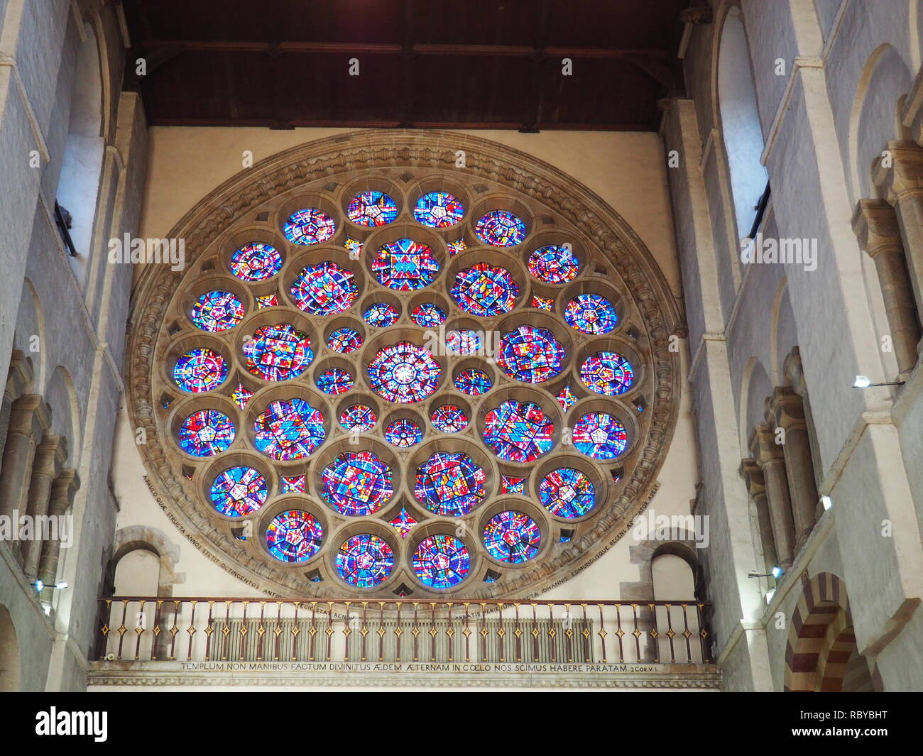 Amazing colorful Rose Window - St.Albans Cathderal - St. Albans Stock Photo