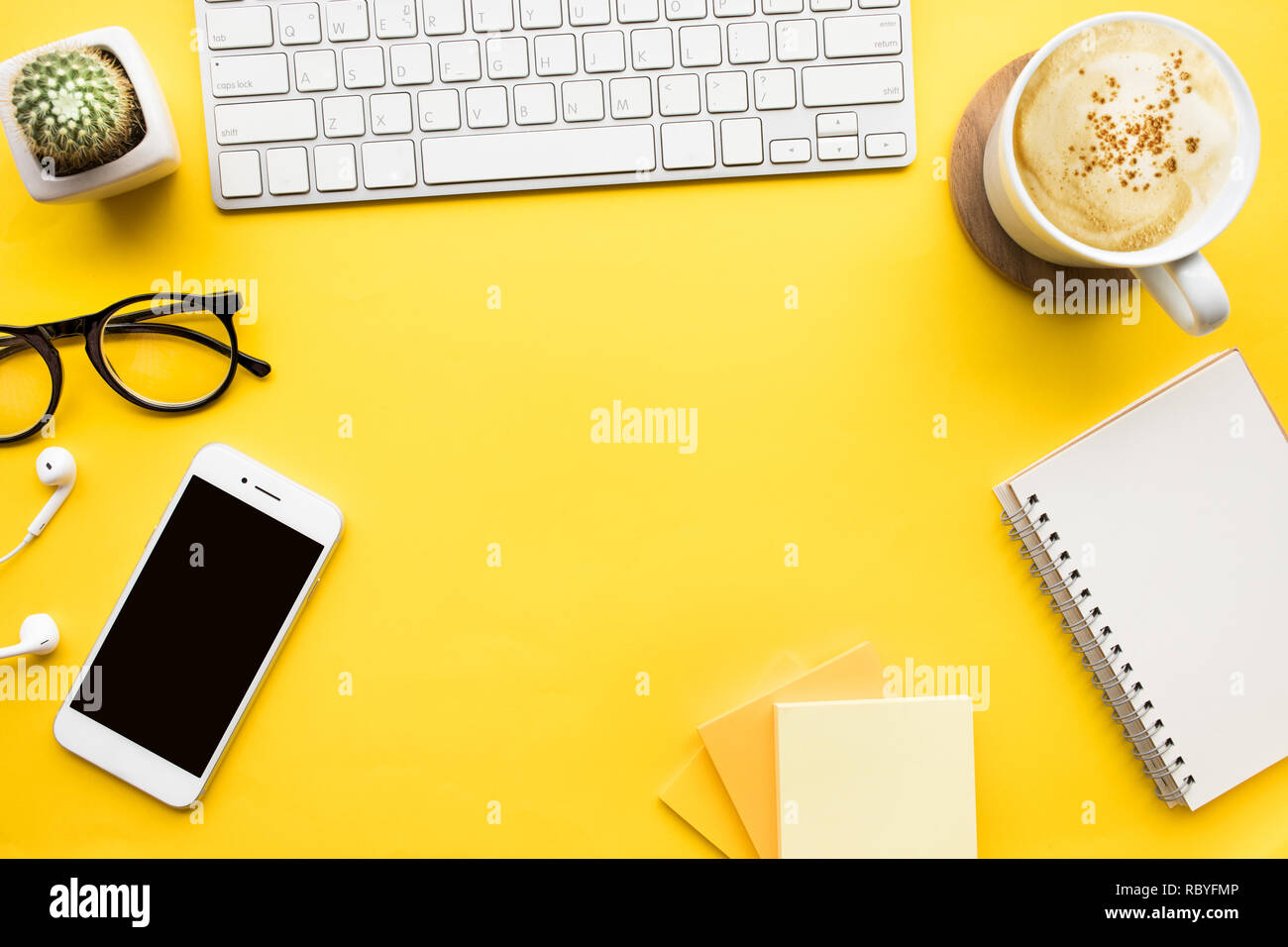 Office table view and gold accessories, mock up background, header site  Stock Photo by ©shatenka07 80022344