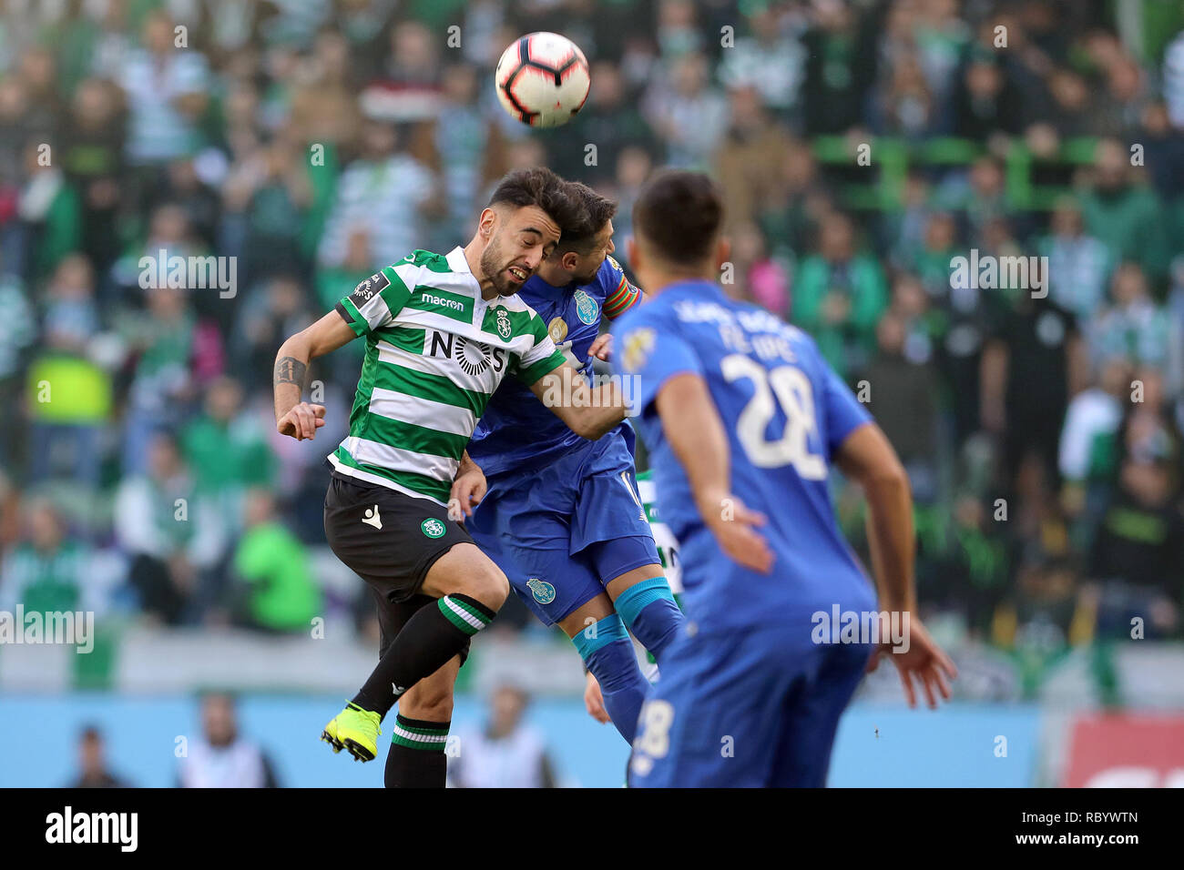 Bruno Fernandes of Sporting CP (L) and Héctor Herrera of FC Porto (R) during the League NOS 2018/19 football match between Sporting CP vs FC Porto. (Final score: Sporting CP 0 - 0 FC Porto) Stock Photo