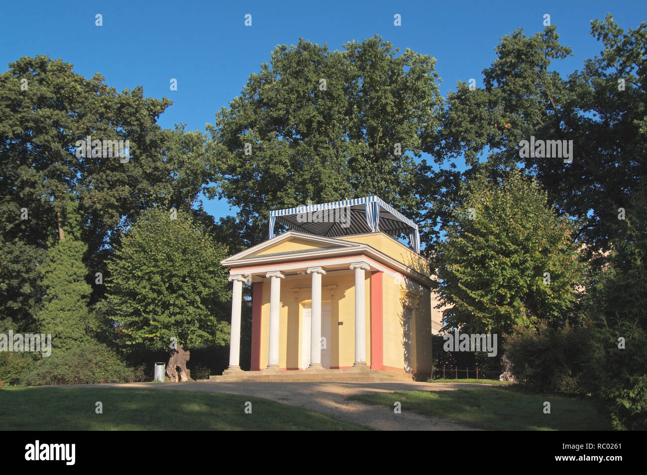 Pomonatempel auf dem Pfingstberg von Karl Friedrich Schinkel um 1800, Potsdam, Brandenburg, Deutschland, Europa |  Pomona Temple on the Pfingstberg, b Stock Photo
