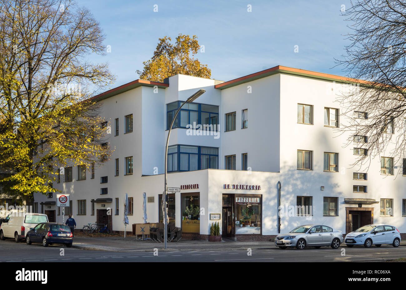 Berlin Reinickendorf Weiße Stadt Siedlung Neues Bauen Architektur Stock Photo