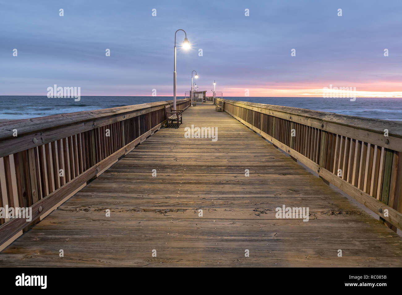 Sandbridge pier hi-res stock photography and images - Alamy