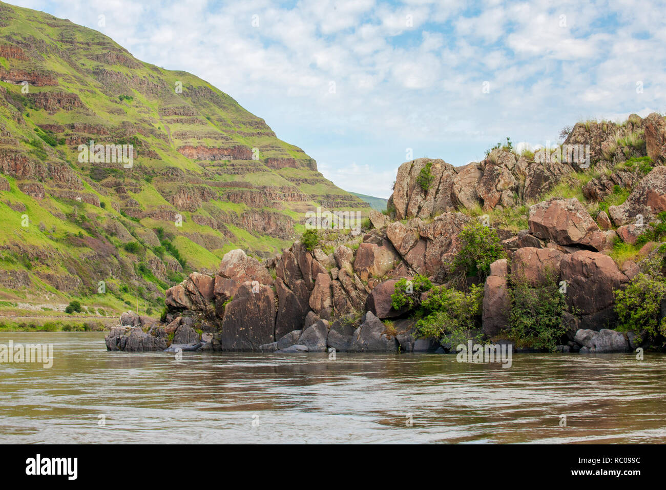 The Snake River in Hells Canyon National Recreation Area, with one side of the river Idaho and the other side Washington or Oregon. Stock Photo