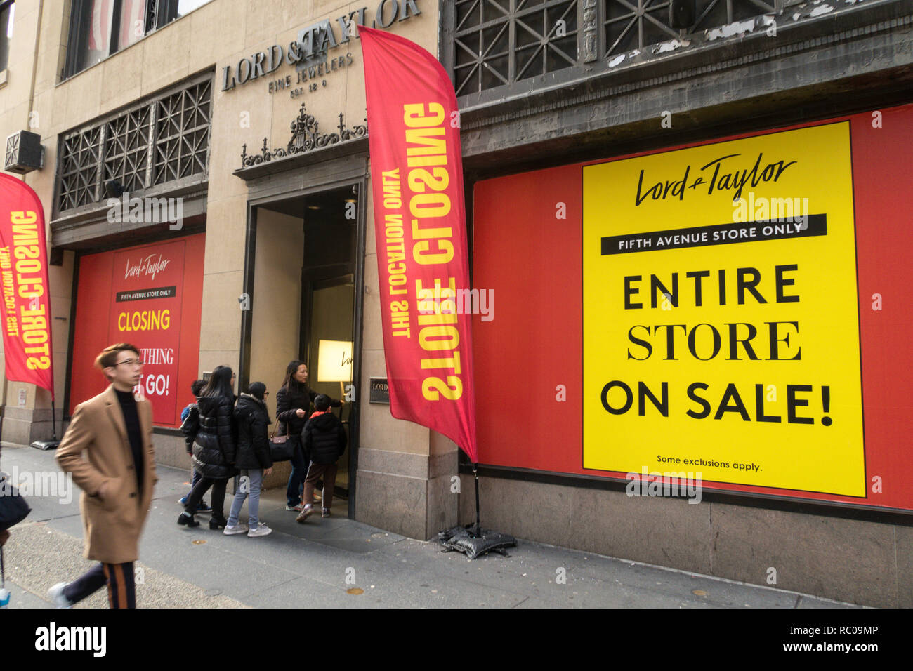 Iconic Lord & Taylor Department Store on Fifth Avenue Closes its Doors, New York City, USA Stock Photo