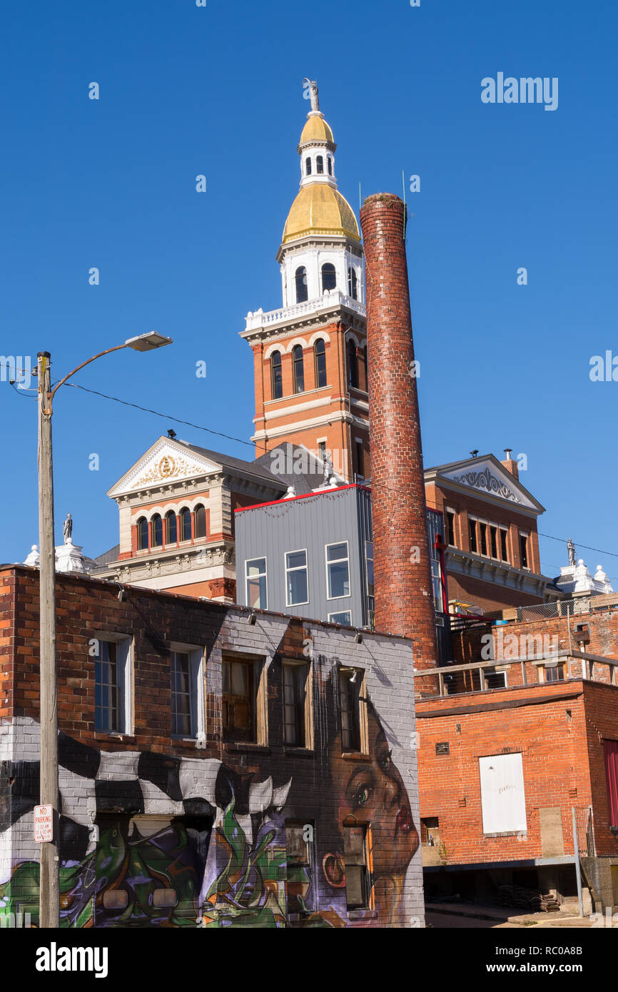 Dubuque iowa building hires stock photography and images Alamy