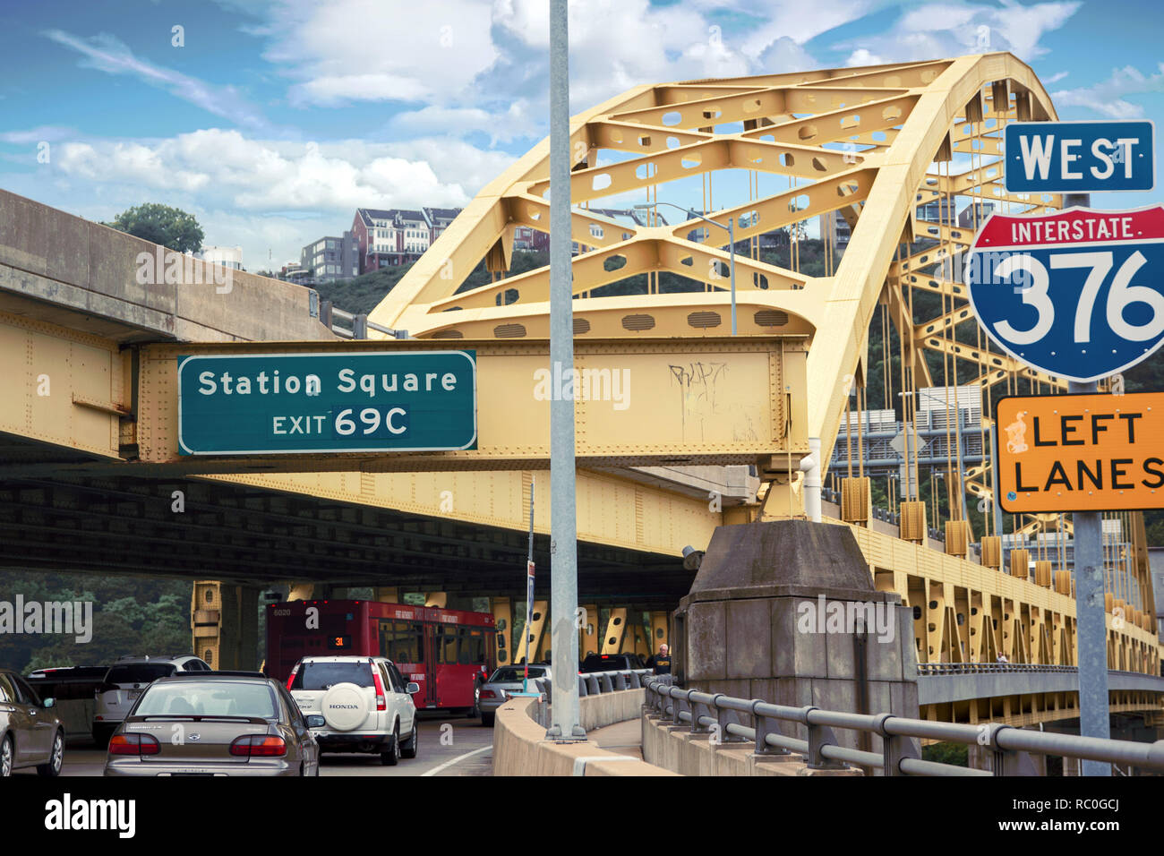 Traffic on the Fort Pitt Bridge in Pittsburgh Stock Photo Alamy