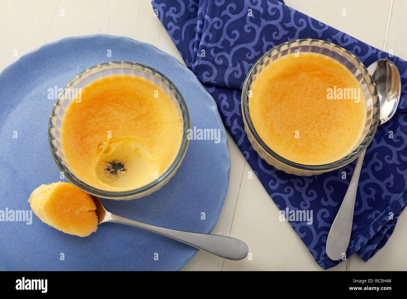 Vanilla bean pot de creme Stock Photo Alamy