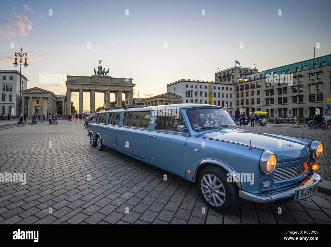 Berlin, Brandenburger Tor, Strech Limousine, Trabi Stock Photo