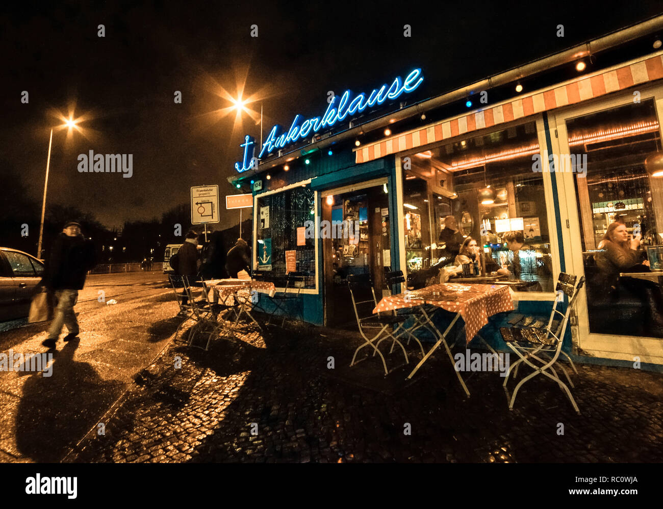 Berlin Nacht Kreuzberg Ankerklause Stock Photo